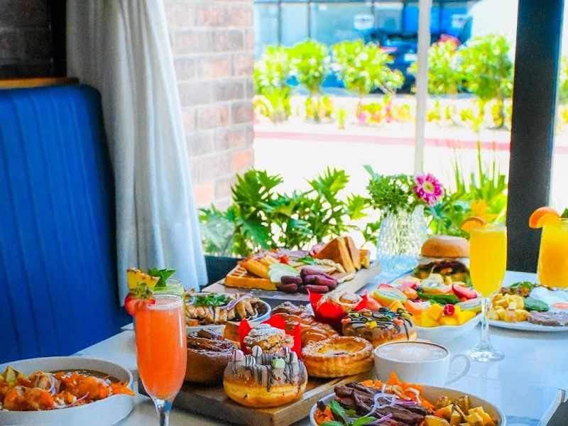 Santo Brunch food